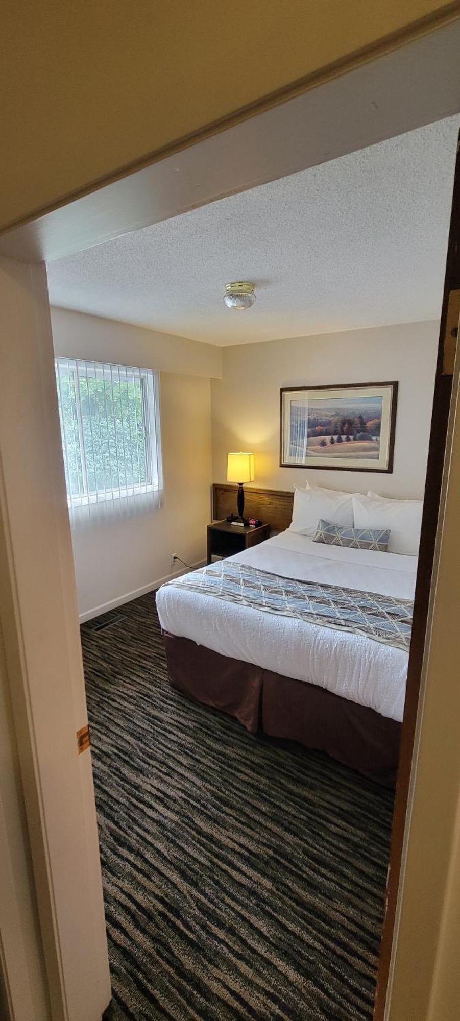 Recreation Inn And Suites Kelowna Exterior foto