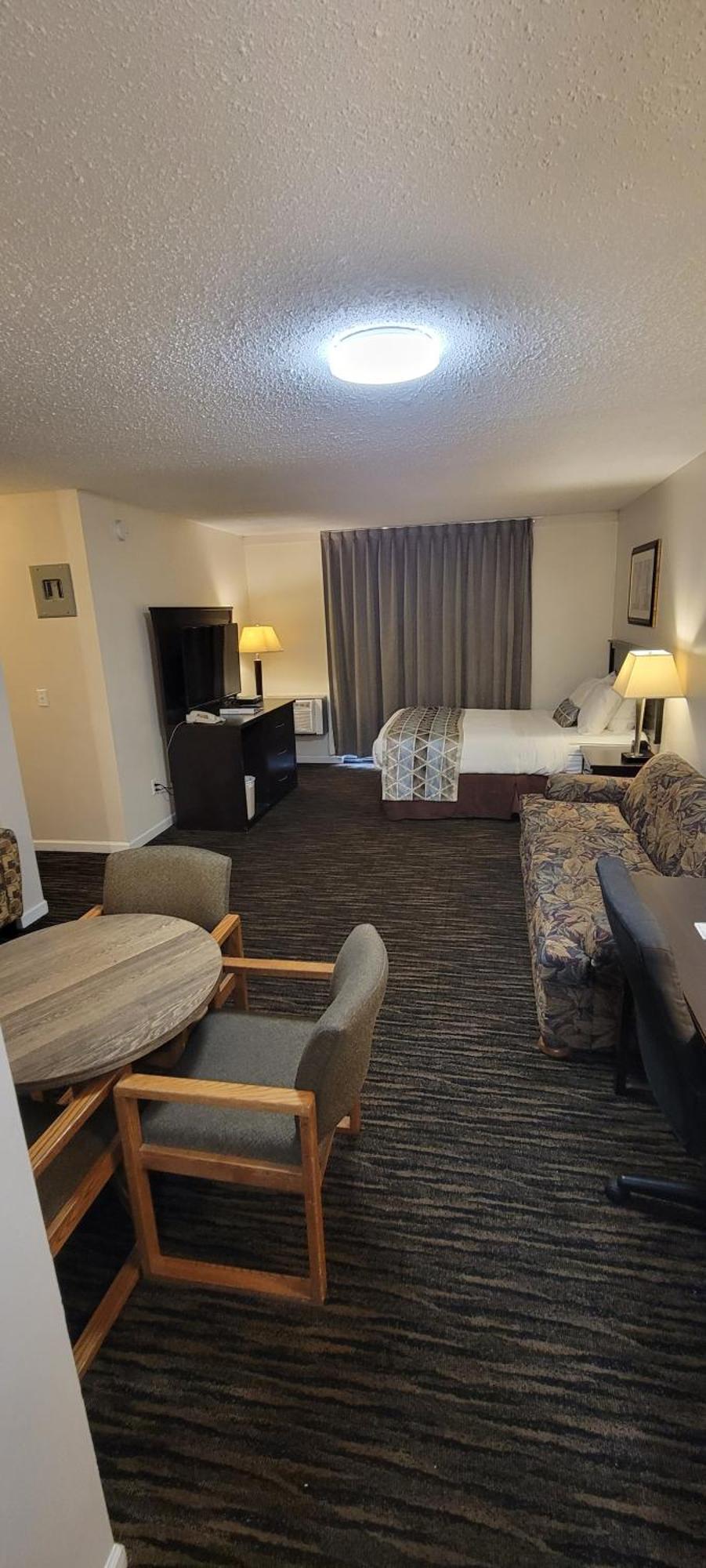 Recreation Inn And Suites Kelowna Exterior foto