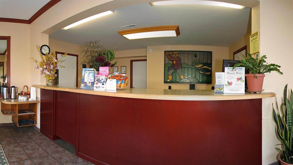 Recreation Inn And Suites Kelowna Exterior foto