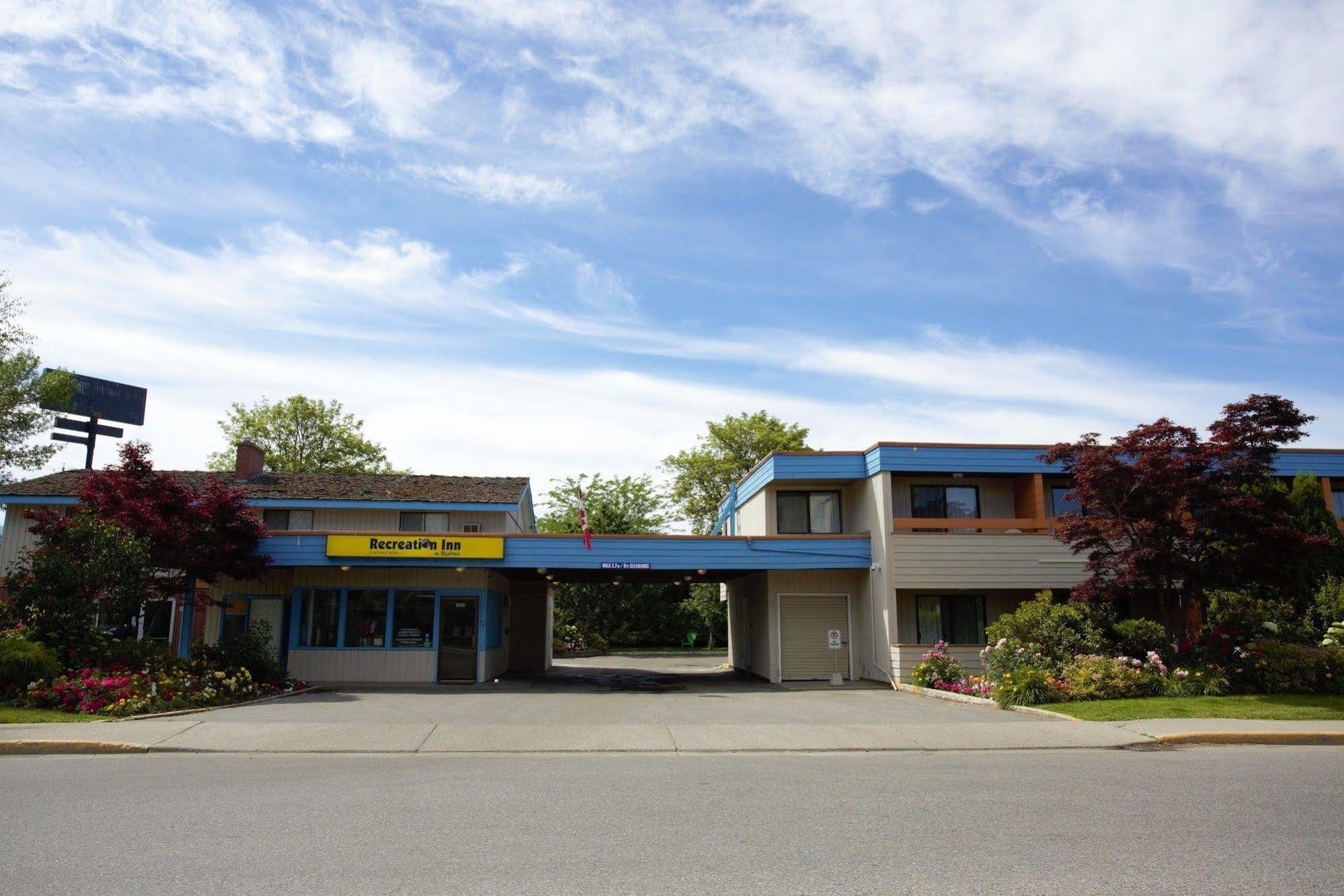Recreation Inn And Suites Kelowna Exterior foto