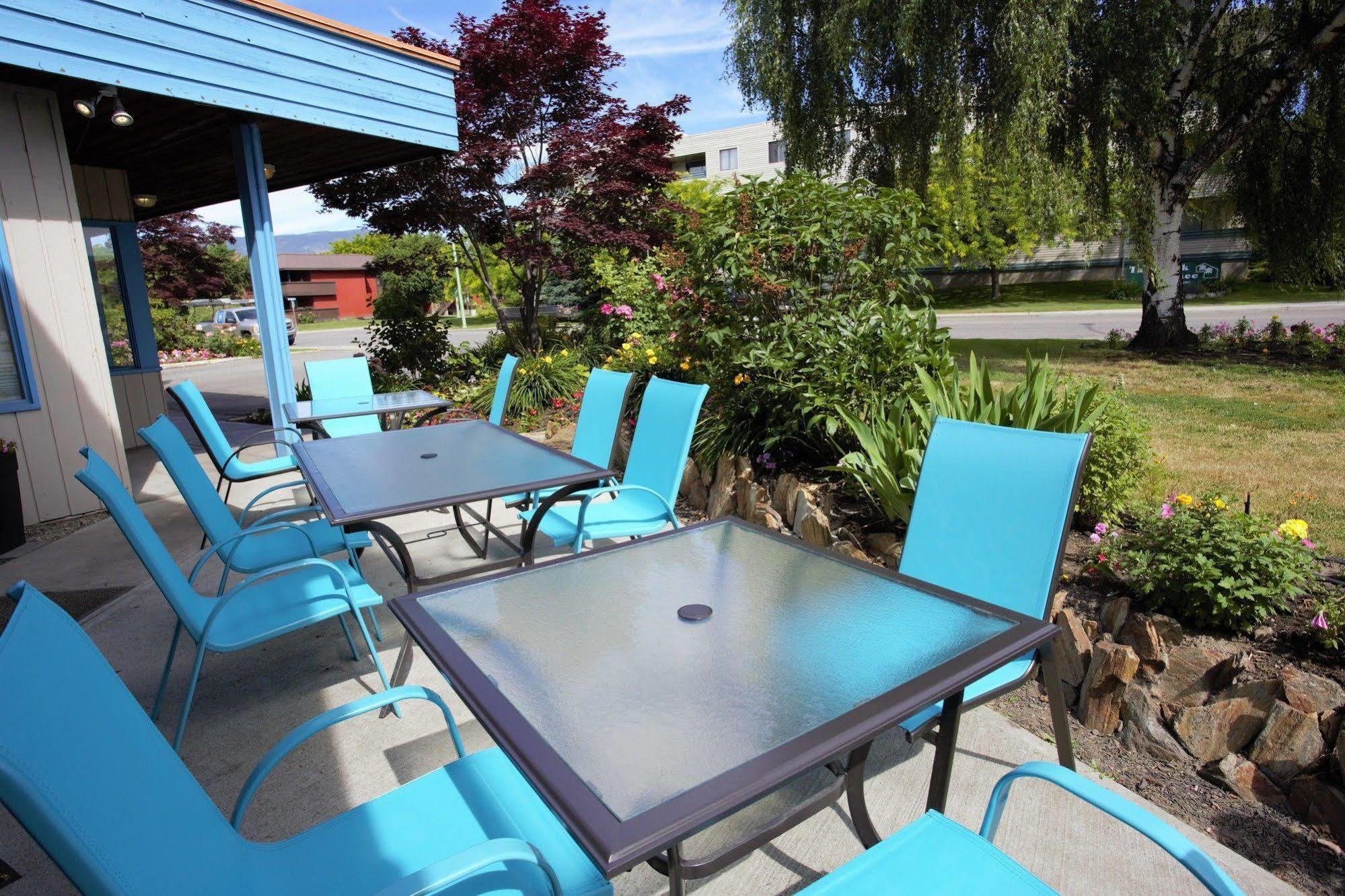 Recreation Inn And Suites Kelowna Exterior foto